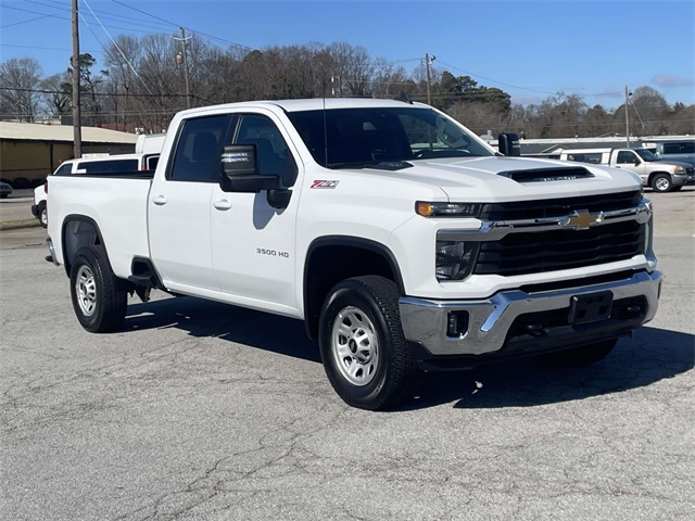 2024 Chevrolet Silverado 3500HD LT Crew Cab 4WD