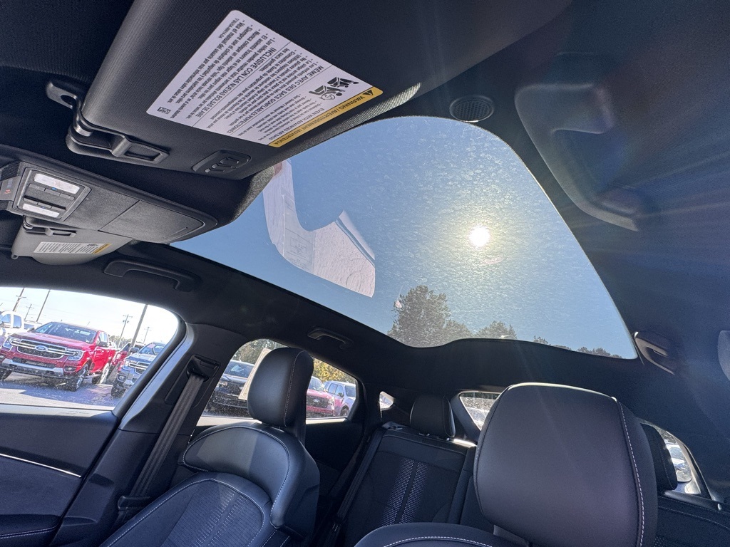 FordMustang Mach-E12