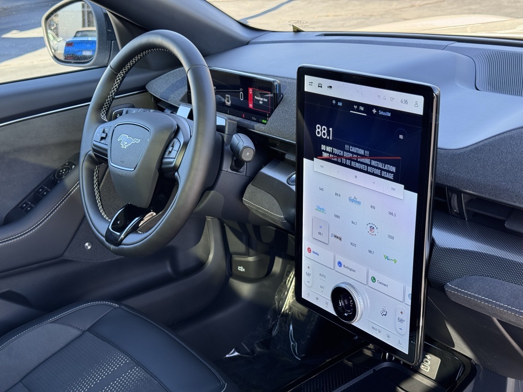 FordMustang Mach-E30