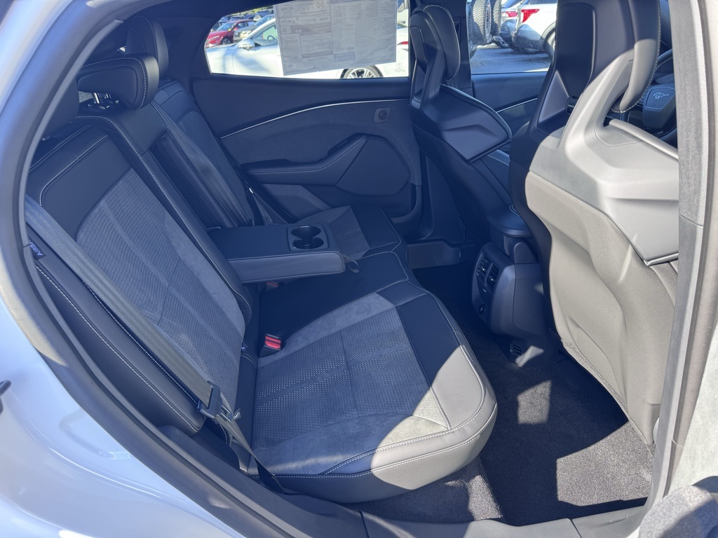 FordMustang Mach-E32