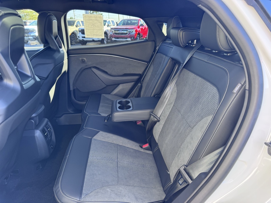 FordMustang Mach-E34