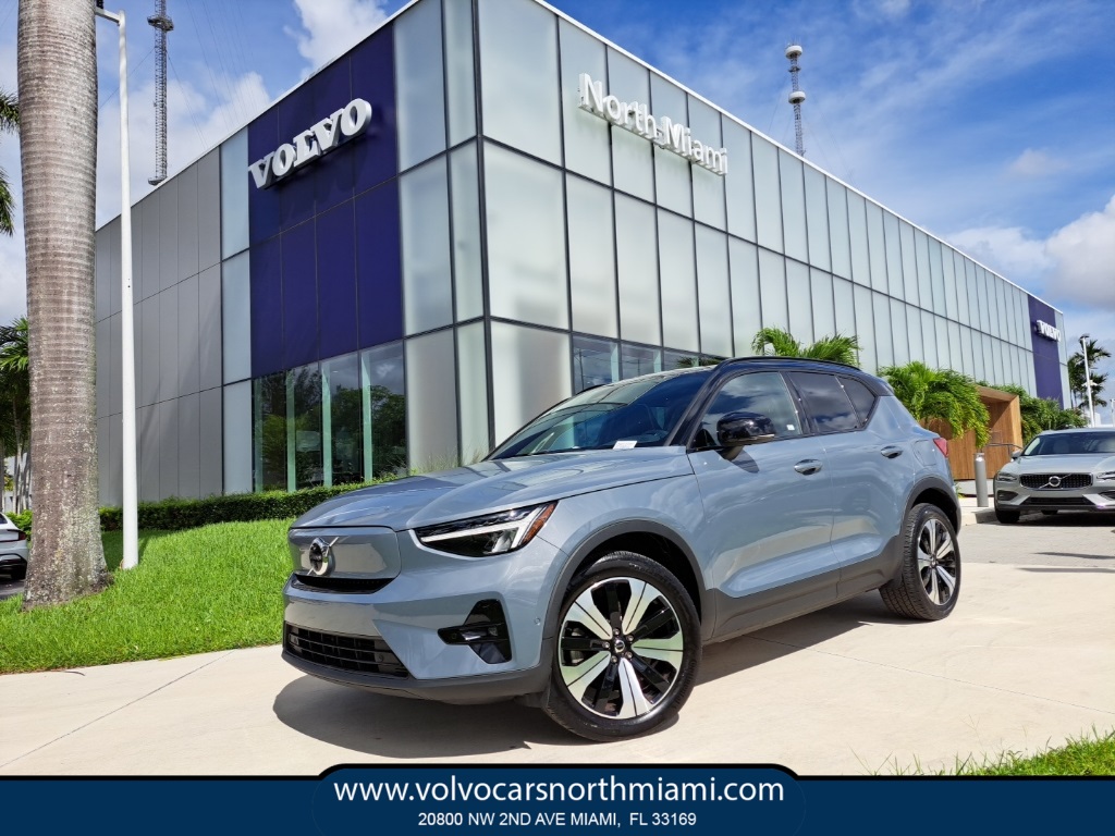 2023 Volvo XC40 Recharge Pure Electric Twin Plus