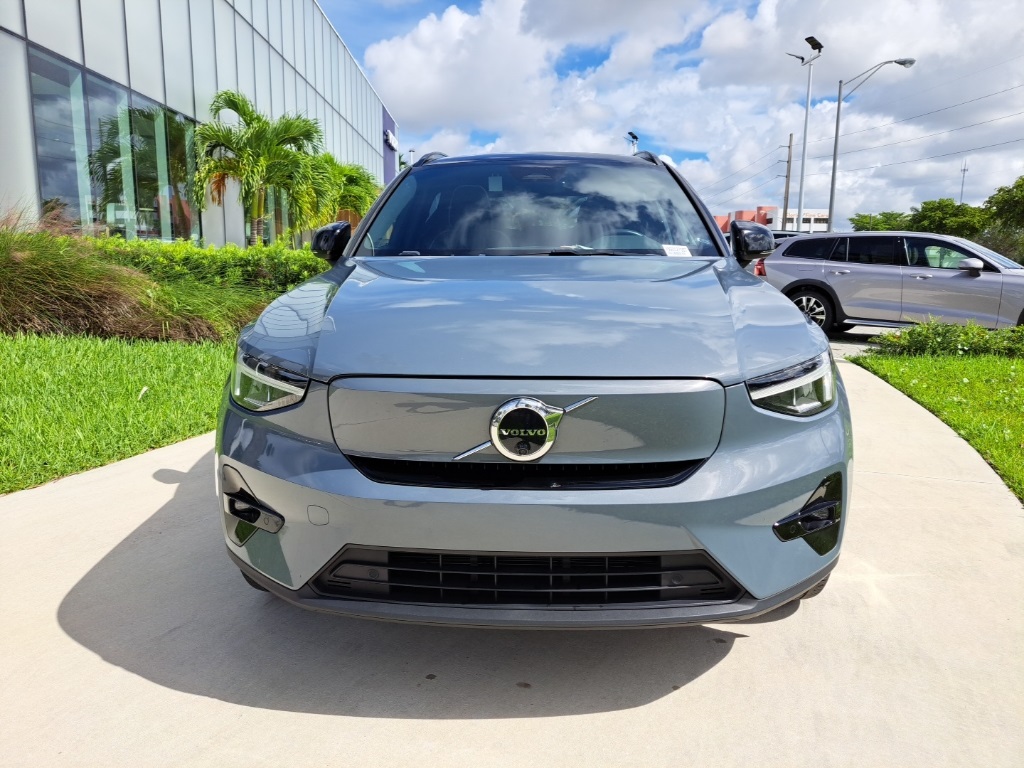 Used 2023 Volvo XC40 Plus with VIN YV4ED3UL0P2038517 for sale in Miami, FL