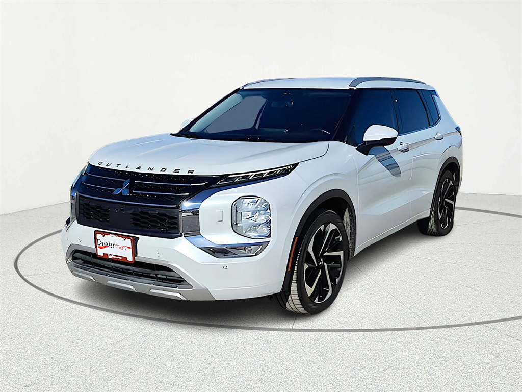 2022 Mitsubishi Outlander SEL White at North Houston Mitsubishi