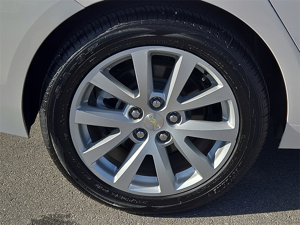 Used 2015 Chevrolet Malibu For Sale in Farmington, AR