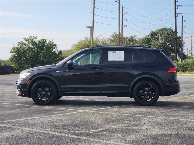 2023 Volkswagen Tiguan SE R-Line Black photo 4