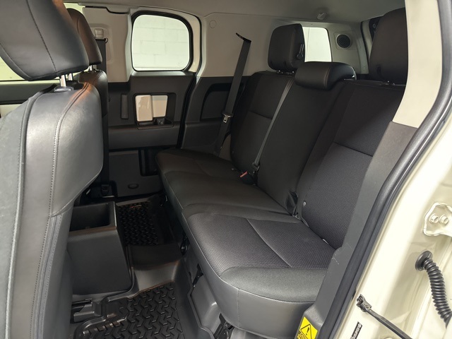 2014 Toyota FJ Cruiser Base photo 5