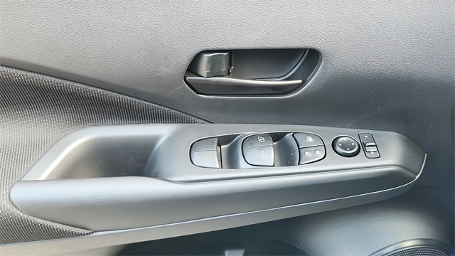 2025 Nissan Kicks Play