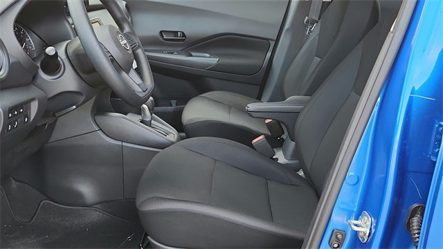 2025 Nissan Kicks Play