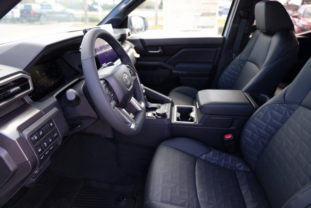 2025 Toyota Tacoma Hybrid TRD Off Road - 9