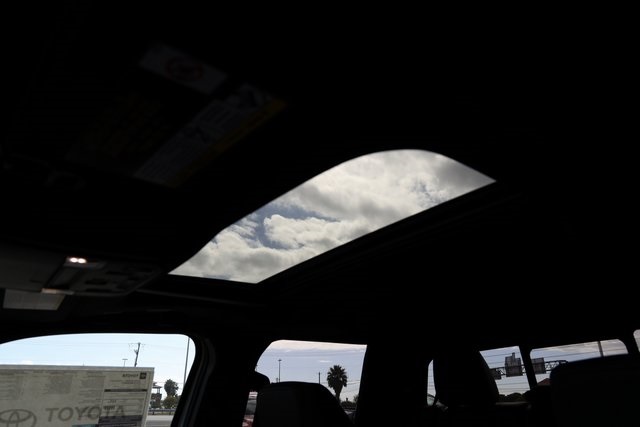 2025 Toyota Tacoma Hybrid TRD Off Road - 10