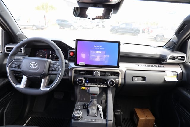 2025 Toyota Tacoma Hybrid TRD Off Road - 11