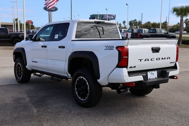 2025 Toyota Tacoma Hybrid TRD Off Road - 5
