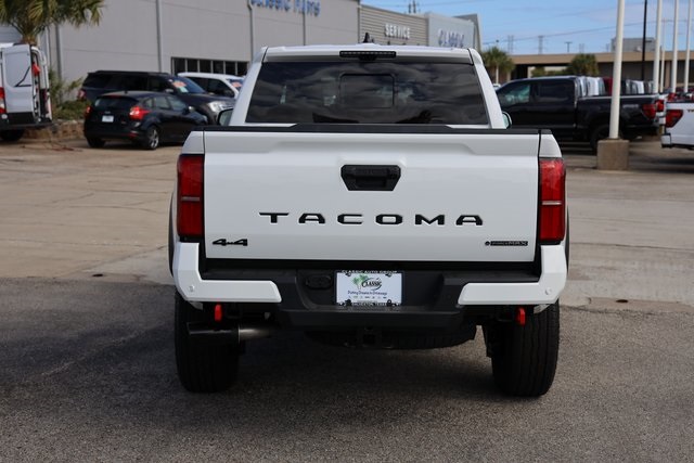 2025 Toyota Tacoma Hybrid TRD Off Road - 6