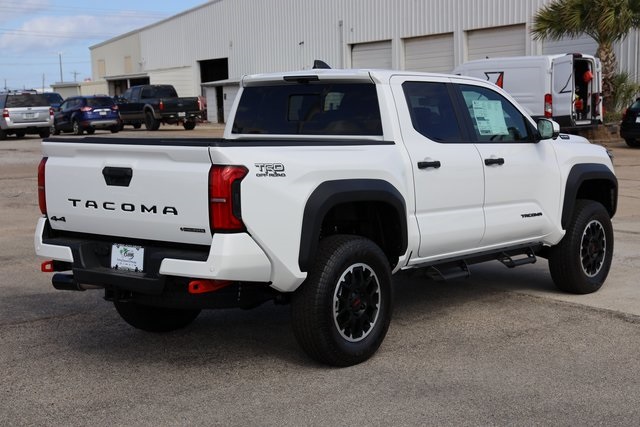 2025 Toyota Tacoma Hybrid TRD Off Road - 7