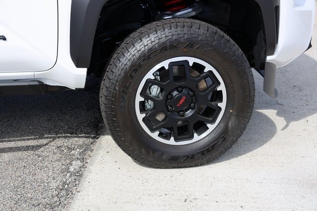 2025 Toyota Tacoma Hybrid TRD Off Road - 8