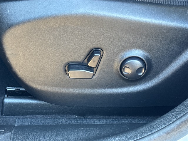 2023 Jeep Cherokee Altitude White at Martin Chrysler Dodge Jeep Ram