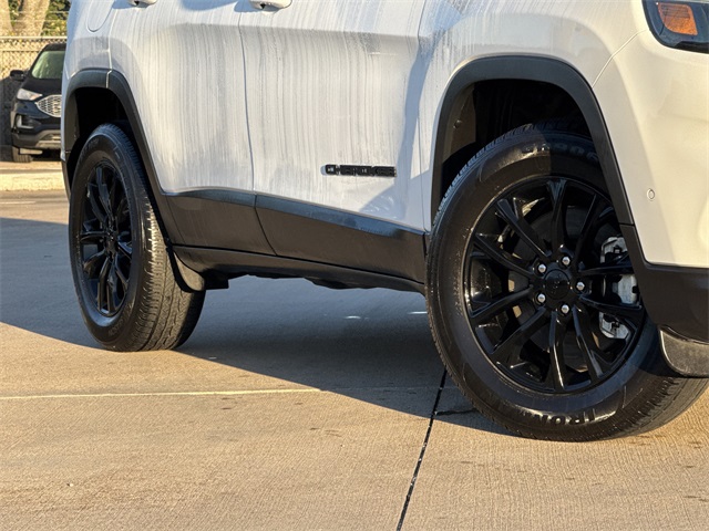 2023 Jeep Cherokee Altitude White at Martin Chrysler Dodge Jeep Ram