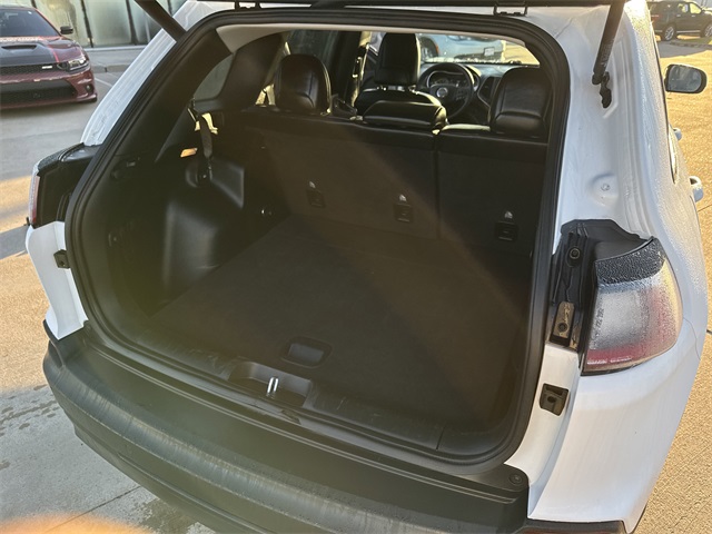 2023 Jeep Cherokee Altitude White at Martin Chrysler Dodge Jeep Ram