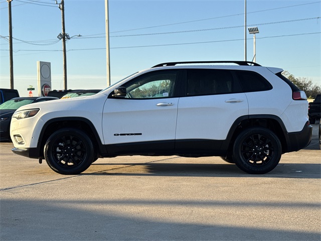 2023 Jeep Cherokee Altitude White at Martin Chrysler Dodge Jeep Ram