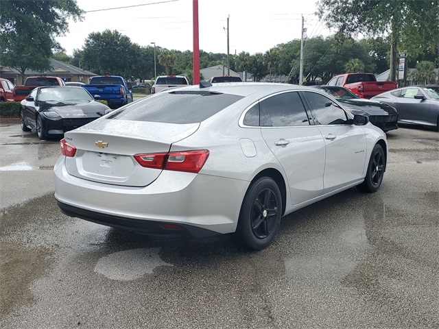 2021 Chevrolet Malibu LS photo 2