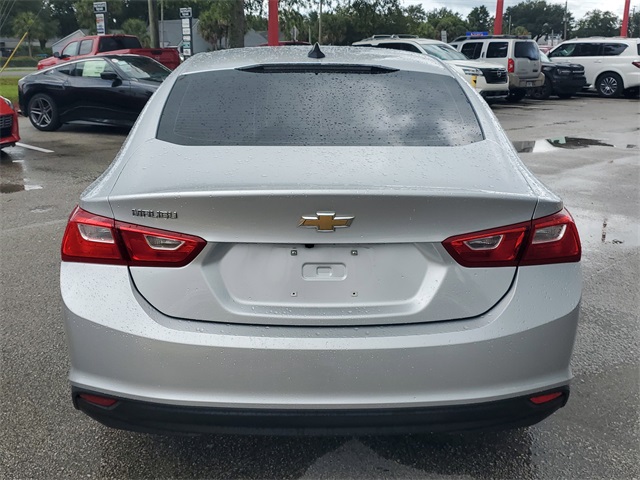 2021 Chevrolet Malibu LS photo 3