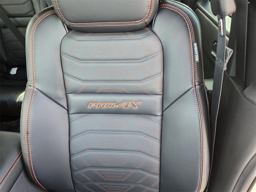 2026 Nissan Frontier PRO-4X - 9