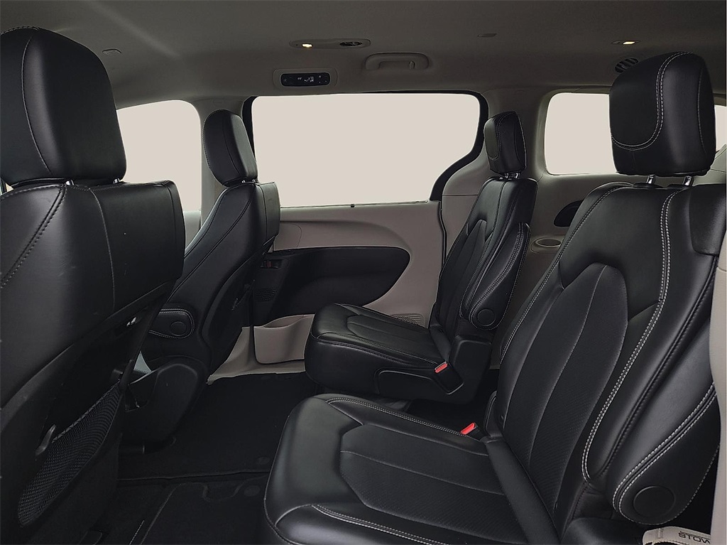 Used 2024 Chrysler Pacifica For Sale in Farmington, AR