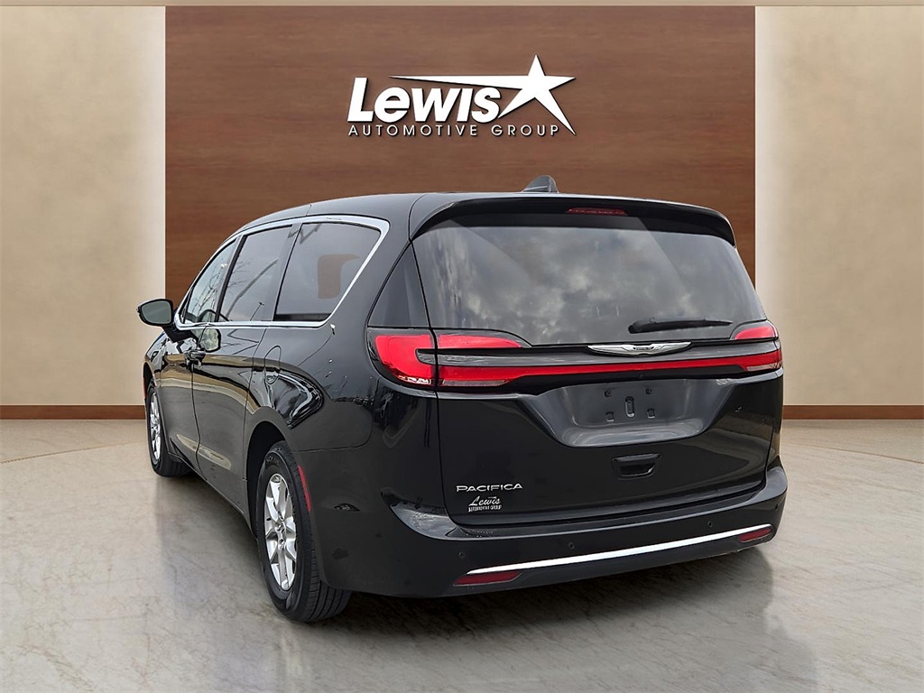 Used 2024 Chrysler Pacifica For Sale in Farmington, AR