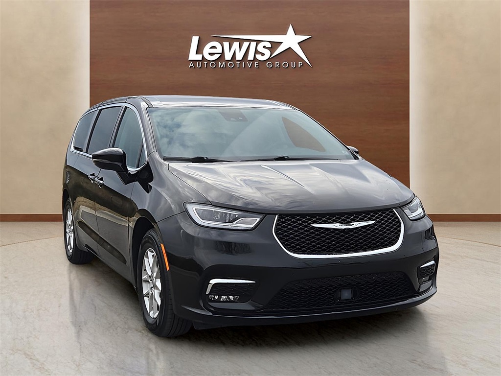 Used 2024 Chrysler Pacifica For Sale in Farmington, AR