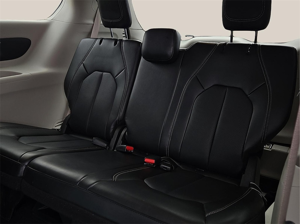 Used 2024 Chrysler Pacifica For Sale in Farmington, AR