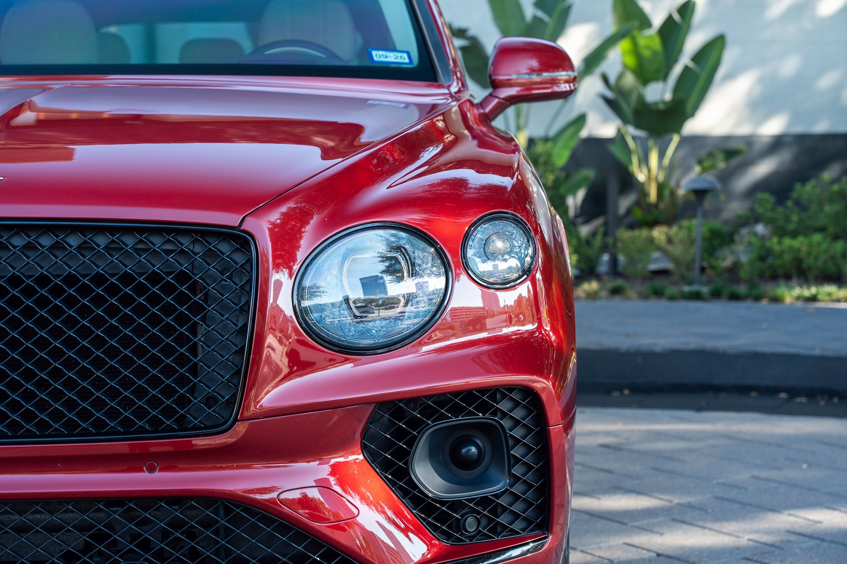 2022 Bentley Bentayga V8 photo 4