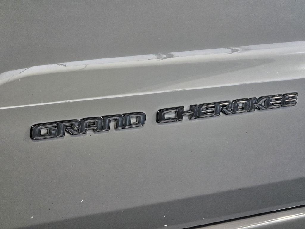 Thumbnail: 2020 Jeep Grand Cherokee - 11