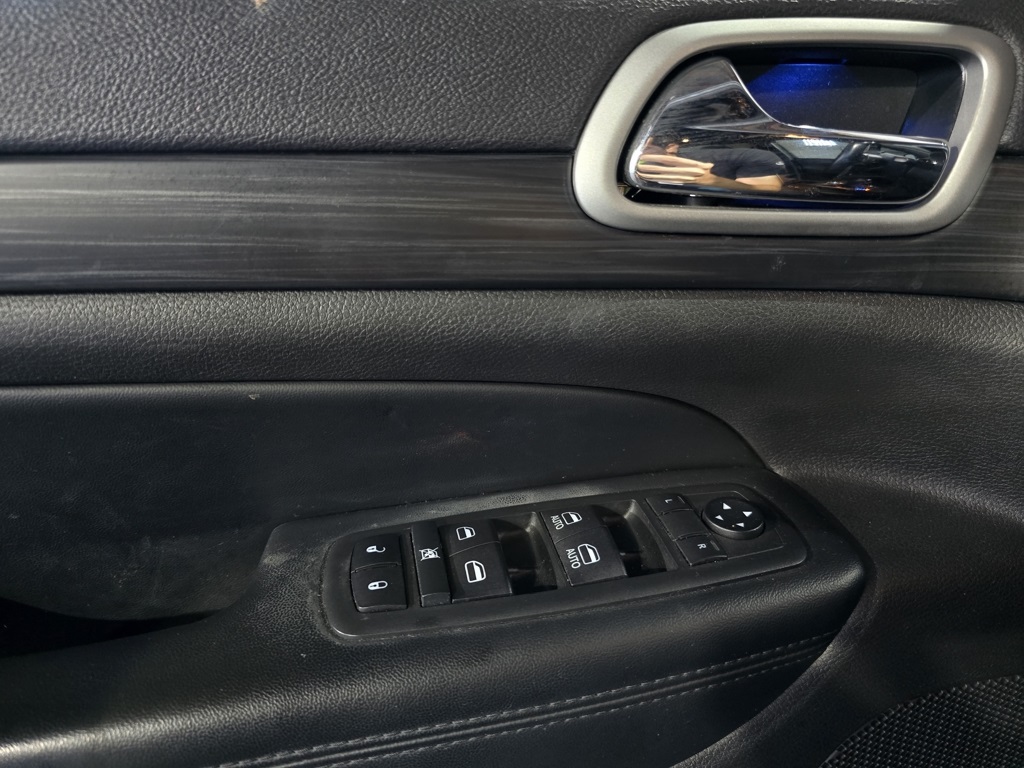 Thumbnail: 2020 Jeep Grand Cherokee - 13