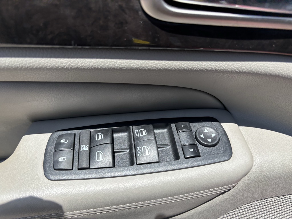 Used Car 2013 Jeep Grand Cherokee  Laredo For Sale Under $10,000 In Austin, Texas