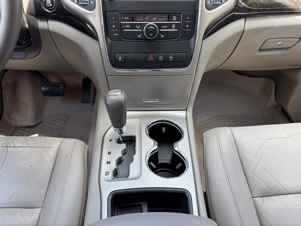Used Car 2013 Jeep Grand Cherokee  Laredo For Sale Under $10,000 In Austin, Texas