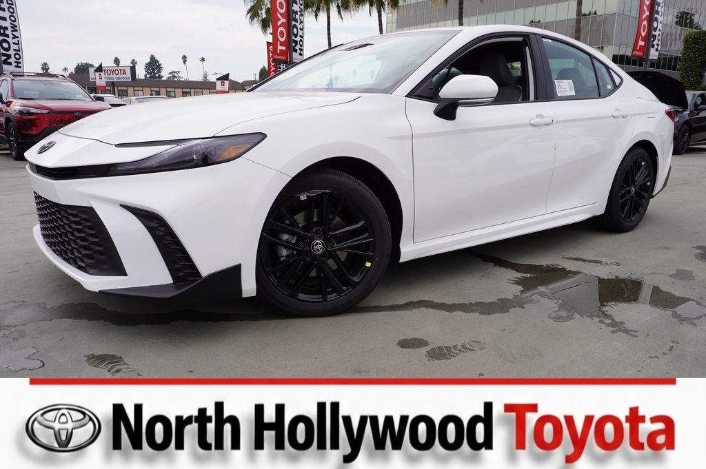 2026 Toyota Camry SE FWD