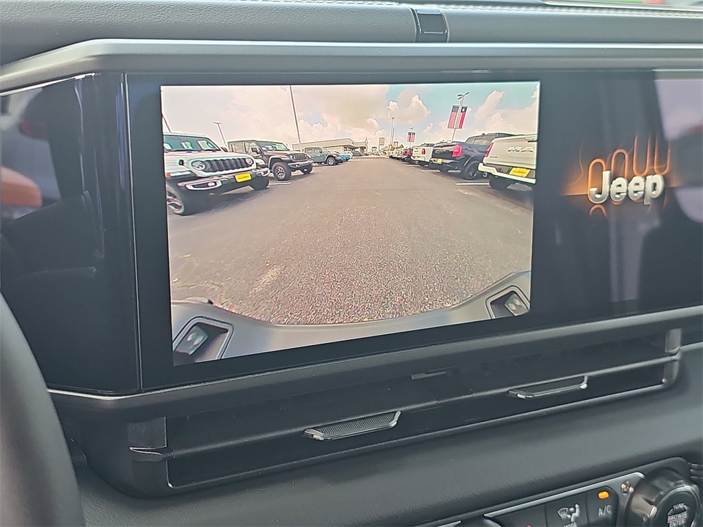 2025 Jeep Gladiator Sport - 11