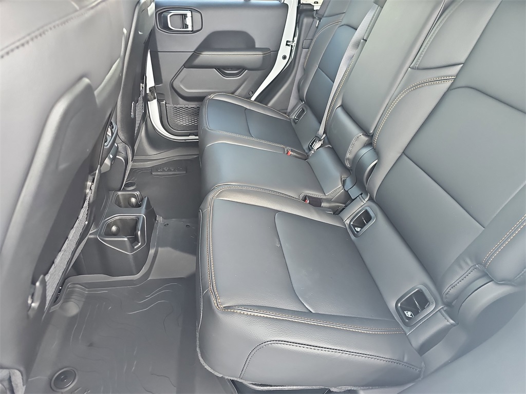 2025 Jeep Gladiator Sport - 8