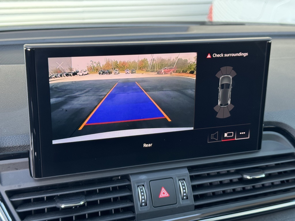 2021 Audi Q5 45 Premium photo 2