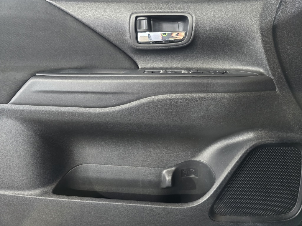 Thumbnail: 2016 Mitsubishi Outlander - 12