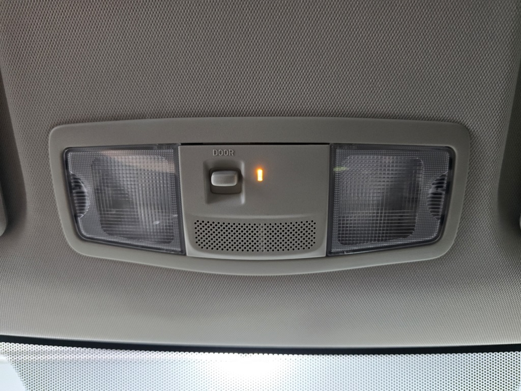 Thumbnail: 2016 Mitsubishi Outlander - 19