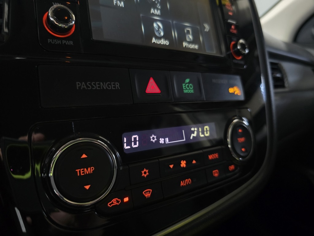 Thumbnail: 2016 Mitsubishi Outlander - 22