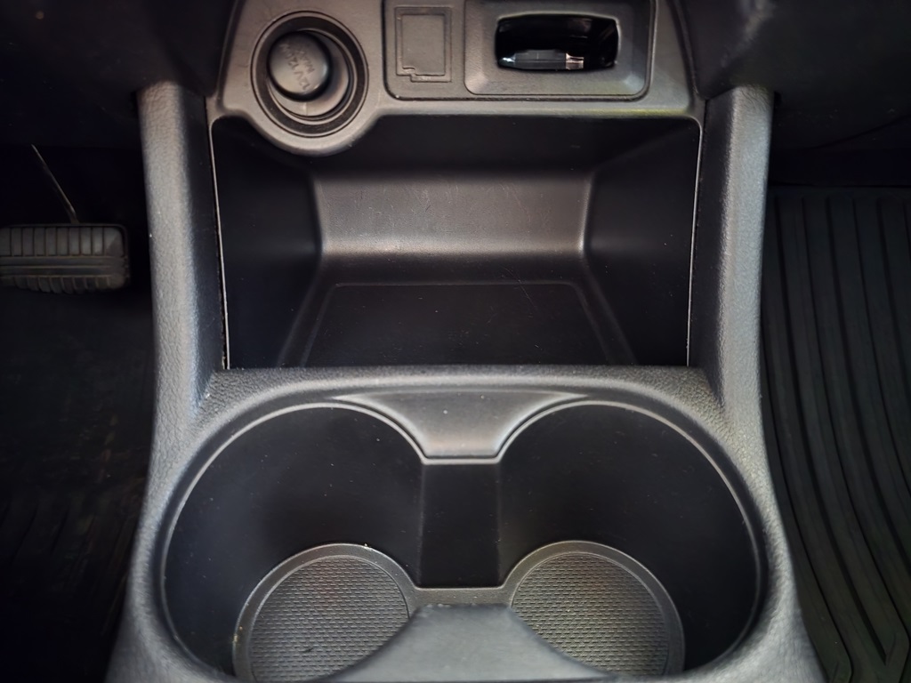 Thumbnail: 2016 Mitsubishi Outlander - 23