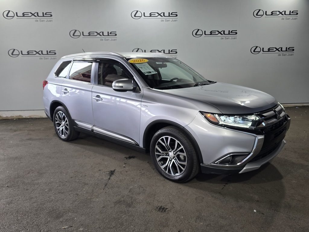 Thumbnail: 2016 Mitsubishi Outlander - 3