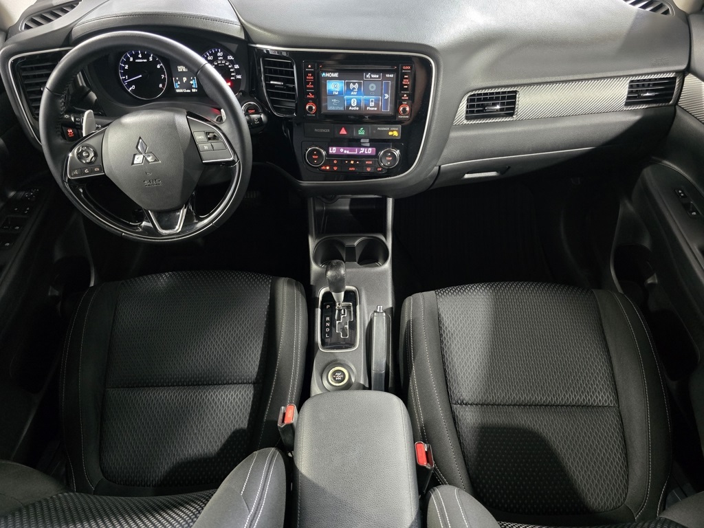 Thumbnail: 2016 Mitsubishi Outlander - 30