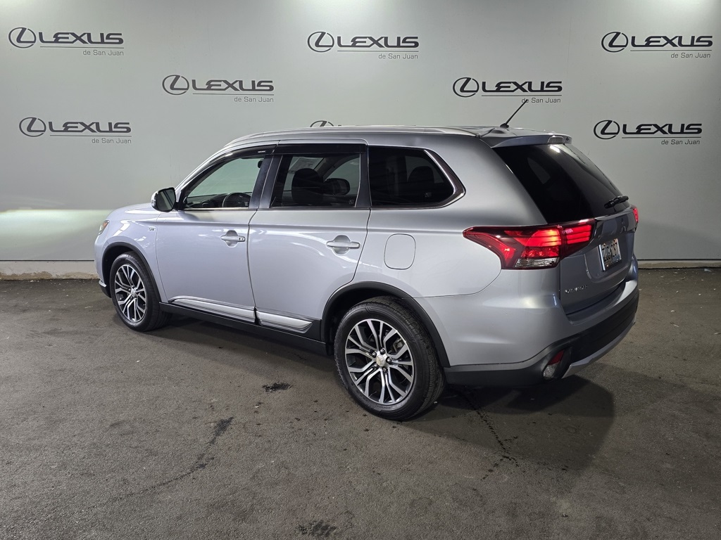 Thumbnail: 2016 Mitsubishi Outlander - 8