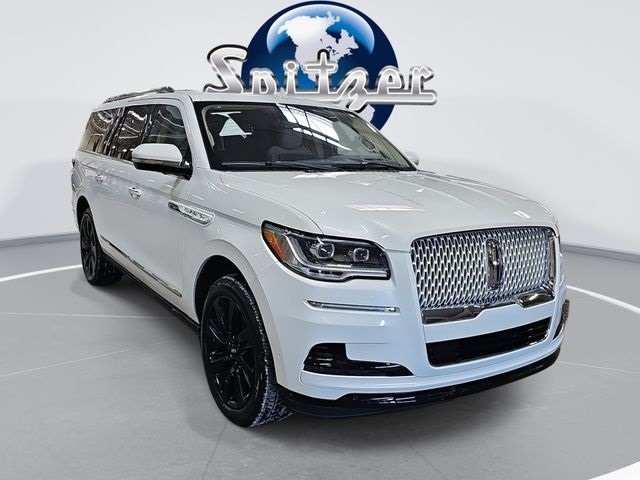 White Metallic 2024 Lincoln Navigator L Reserve 4WD SUV / Crossover Four-Wheel Drive Automatic