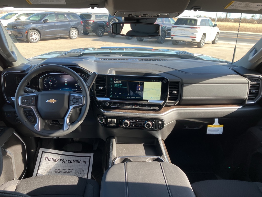 ChevroletSilverado 3500HD12