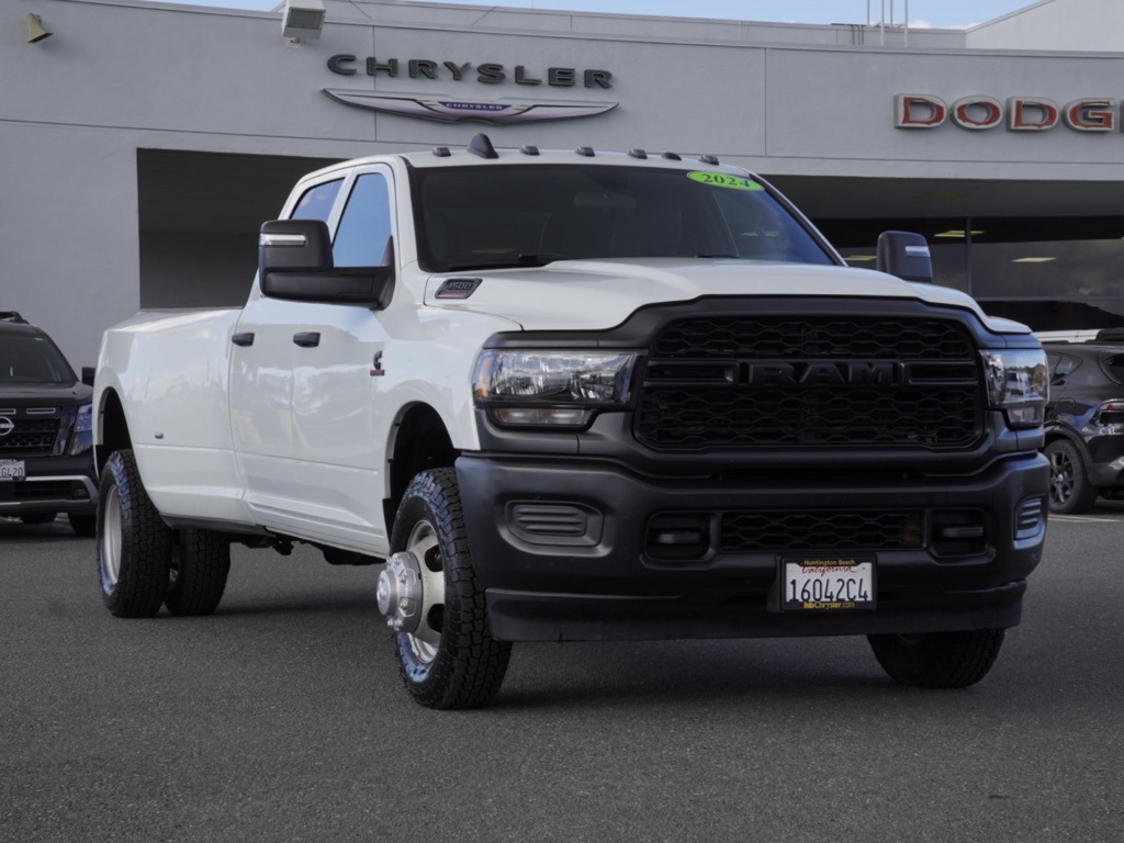 2024 Ram 3500 Tradesman Dully 4X4